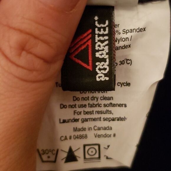 MEC medium sized black polartec toque - Picture 5 of 5